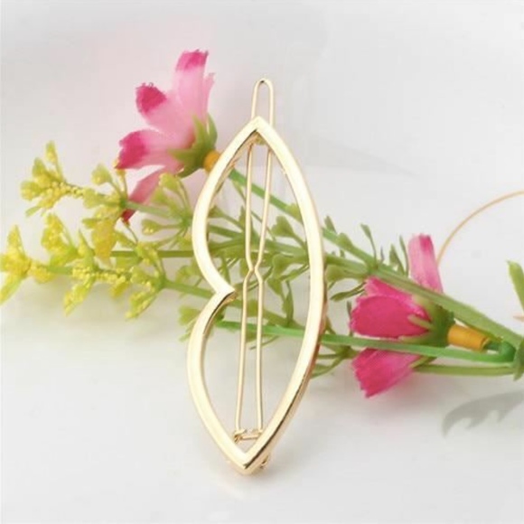 Kiss Lips Fashion Hair Clip - Picture 1 of 5